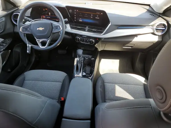 KL77LHEP7SC244186 2025 CHEVROLET TRAX - Image 8