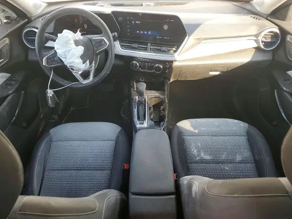 KL77LHEP7SC246259 2025 CHEVROLET TRAX - Image 8