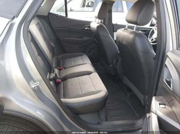 KL77LHEP7SC248562 2025 CHEVROLET TRAX - Image 8