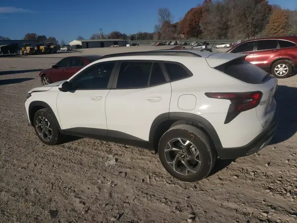 KL77LHEP7SC249288 2025 CHEVROLET TRAX - Image 2