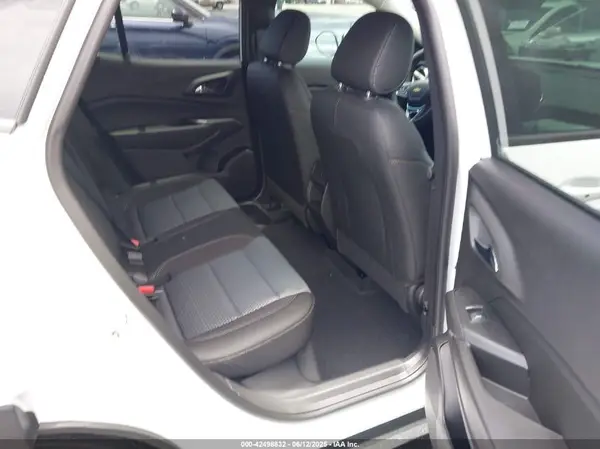 KL77LHEP7SC249498 2025 CHEVROLET TRAX - Image 8