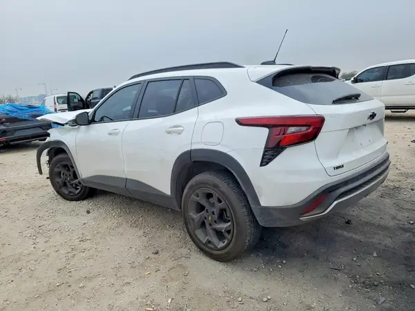 KL77LHEP7SC250408 2025 CHEVROLET TRAX - Image 2