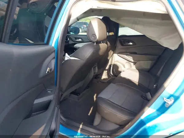 KL77LHEP7SC252644 2025 CHEVROLET TRAX - Image 8