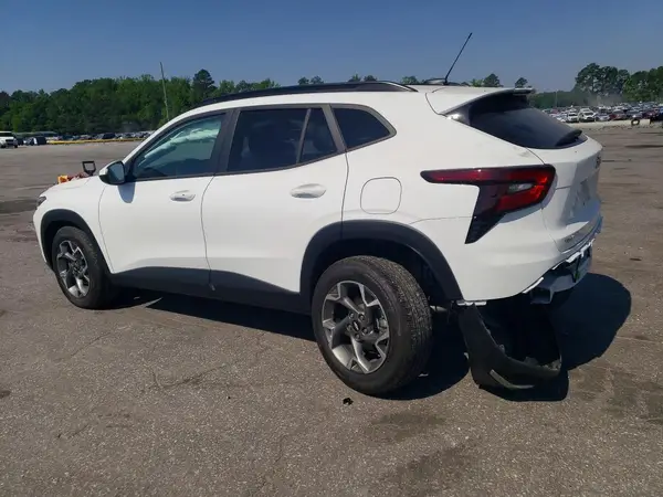KL77LHEP7SC271422 2025 CHEVROLET TRAX - Image 2