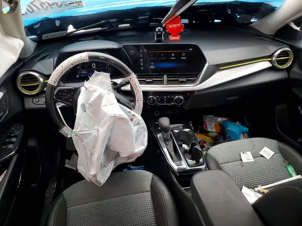KL77LHEP7SC273140 2025 CHEVROLET TRAX - Image 8