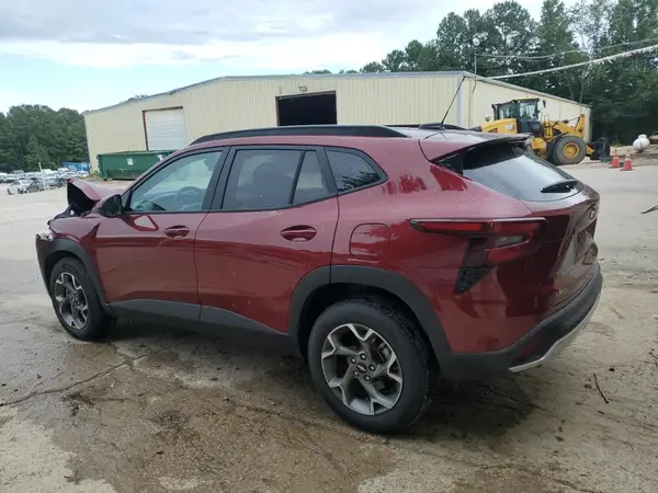 KL77LHEP7SC280153 2025 CHEVROLET TRAX - Image 2