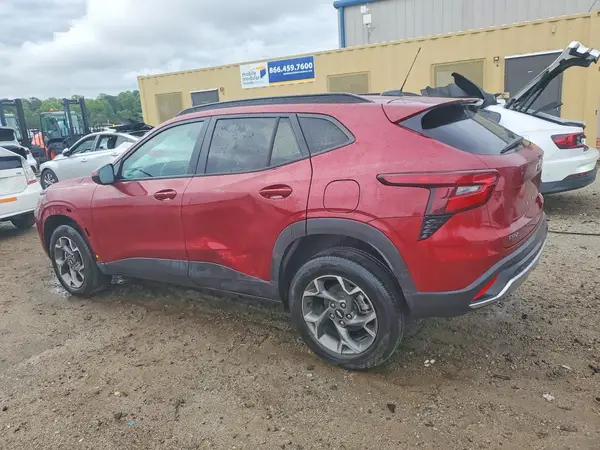 KL77LHEP7SC286860 2025 CHEVROLET TRAX - Image 2