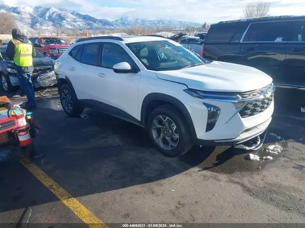 KL77LHEP7SC317329 2025 CHEVROLET TRAX - Image 1