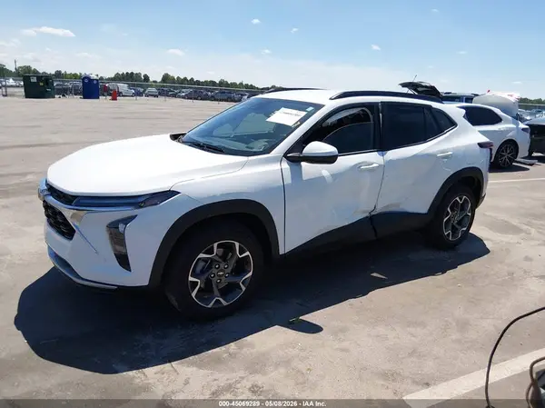 KL77LHEP7TC014844 2026 CHEVROLET TRAX - Image 2