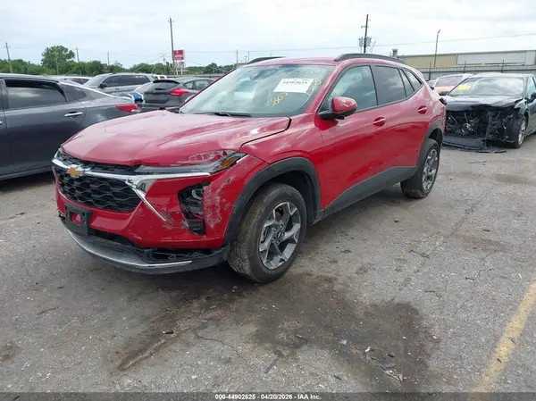 KL77LHEP7TC035807 2026 CHEVROLET TRAX - Image 2