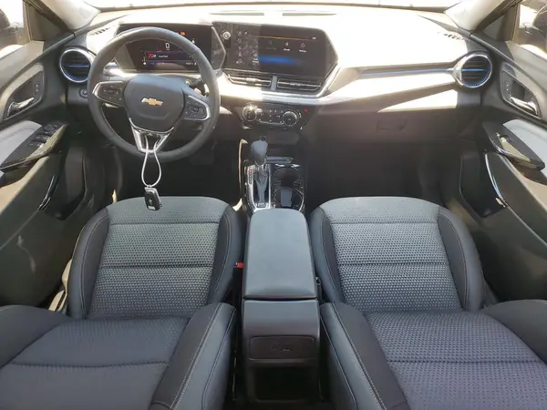 KL77LHEP7TC043180 2026 CHEVROLET TRAX - Image 8