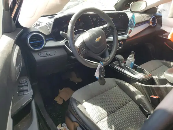 KL77LHEP7TC047228 2026 CHEVROLET TRAX - Image 8