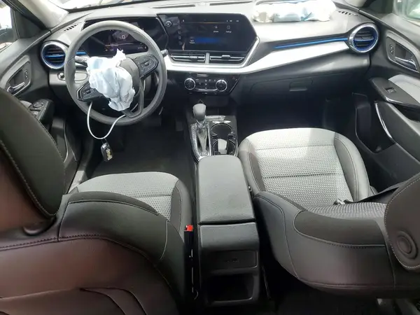 KL77LHEP7TC049609 2026 CHEVROLET TRAX - Image 8