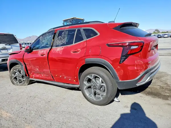 KL77LHEP7TC067690 2026 CHEVROLET TRAX - Image 2
