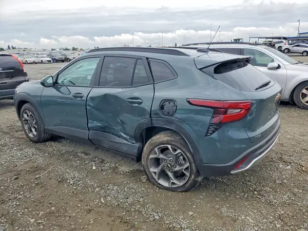 KL77LHEP7TC105385 2026 CHEVROLET TRAX - Image 2