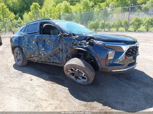 KL77LHEP8SC036253 2025 CHEVROLET TRAX - Image 1
