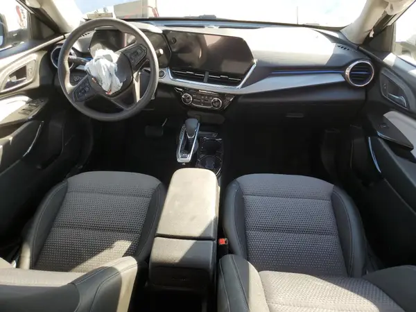 KL77LHEP8SC054493 2025 CHEVROLET TRAX - Image 8