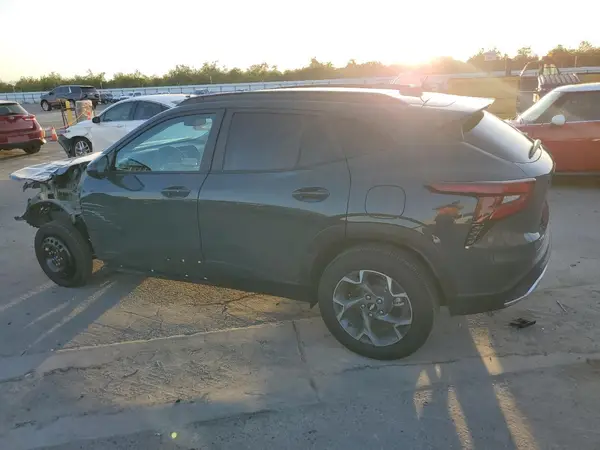 KL77LHEP8SC059113 2025 CHEVROLET TRAX - Image 2