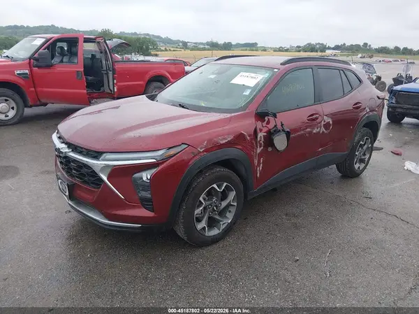 KL77LHEP8SC059225 2025 CHEVROLET TRAX - Image 2