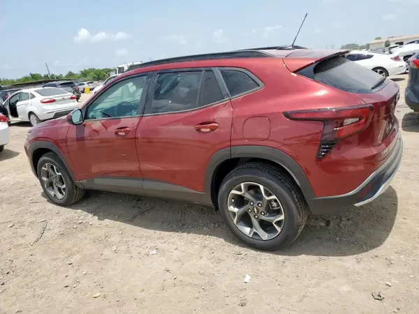 KL77LHEP8SC061458 2025 CHEVROLET TRAX - Image 2