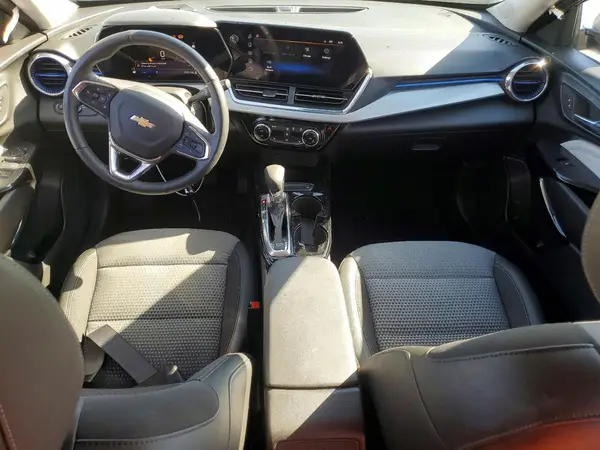 KL77LHEP8SC064196 2025 CHEVROLET TRAX - Image 8