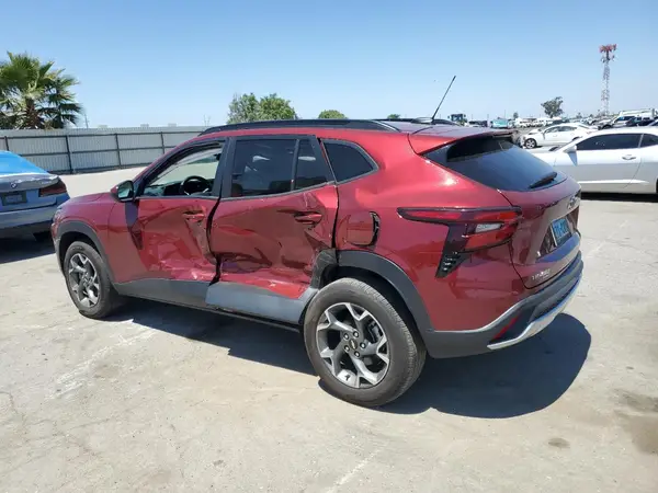KL77LHEP8SC064697 2025 CHEVROLET TRAX - Image 2