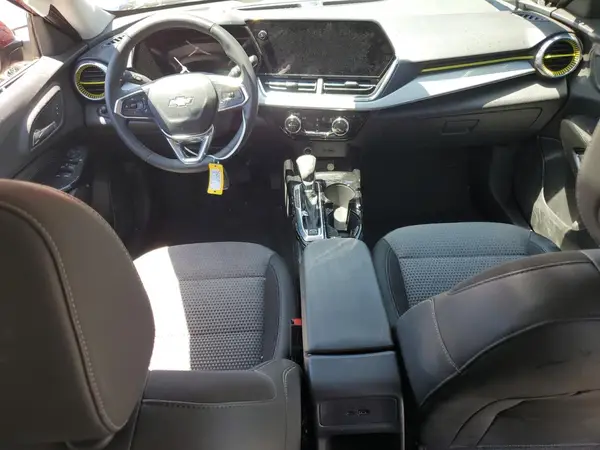 KL77LHEP8SC064697 2025 CHEVROLET TRAX - Image 8