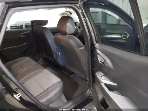 KL77LHEP8SC068023 2025 CHEVROLET TRAX - Image 8