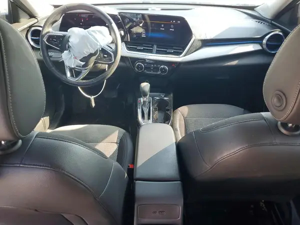 KL77LHEP8SC068877 2025 CHEVROLET TRAX - Image 8