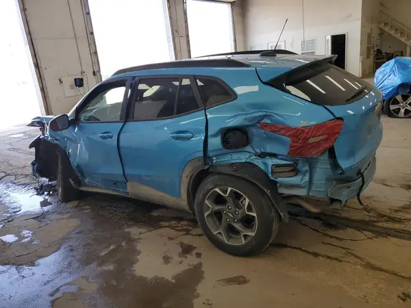 KL77LHEP8SC088627 2025 CHEVROLET TRAX - Image 2