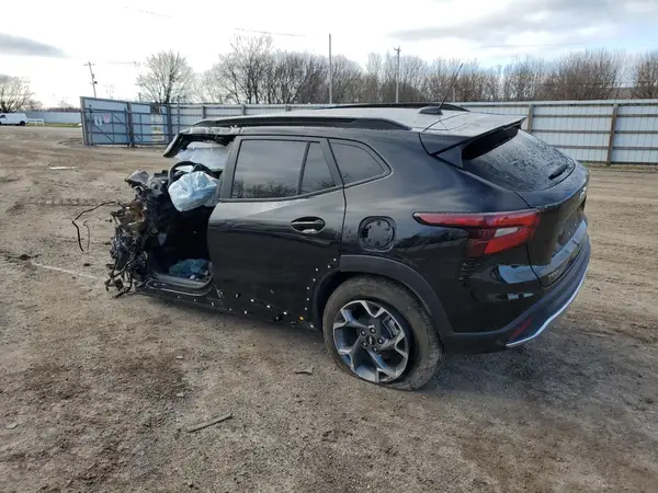 KL77LHEP8SC091737 2025 CHEVROLET TRAX - Image 2