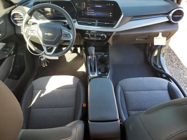 KL77LHEP8SC097859 2025 CHEVROLET TRAX - Image 8