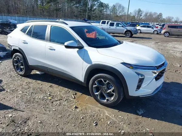 KL77LHEP8SC106382 2025 CHEVROLET TRAX - Image 1