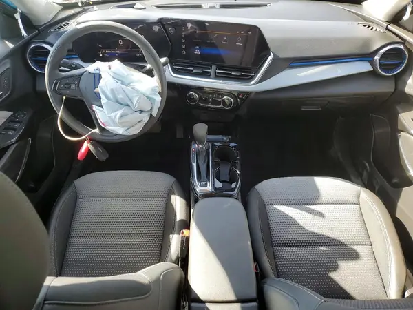 KL77LHEP8SC111856 2025 CHEVROLET TRAX - Image 8