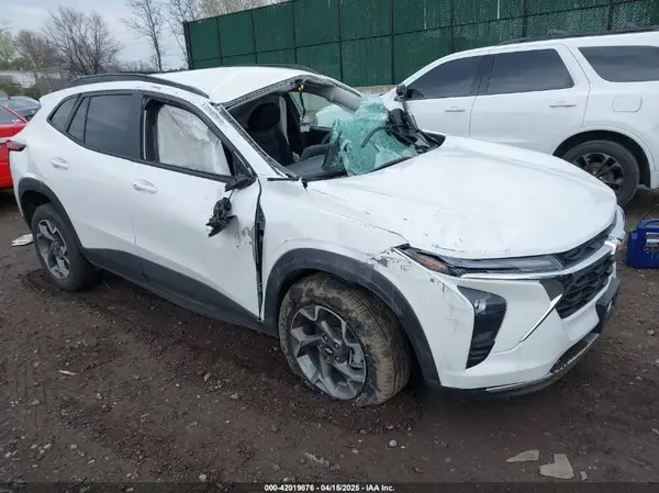 KL77LHEP8SC128818 2025 CHEVROLET TRAX - Image 1