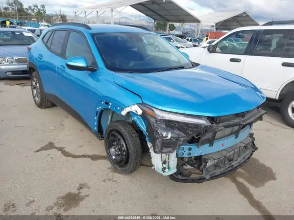 KL77LHEP8SC136062 2025 CHEVROLET TRAX - Image 1