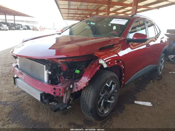 KL77LHEP8SC139320 2025 CHEVROLET TRAX - Image 2