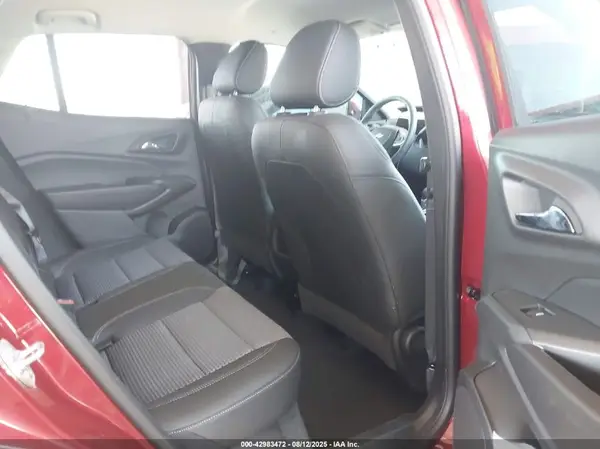 KL77LHEP8SC139320 2025 CHEVROLET TRAX - Image 8