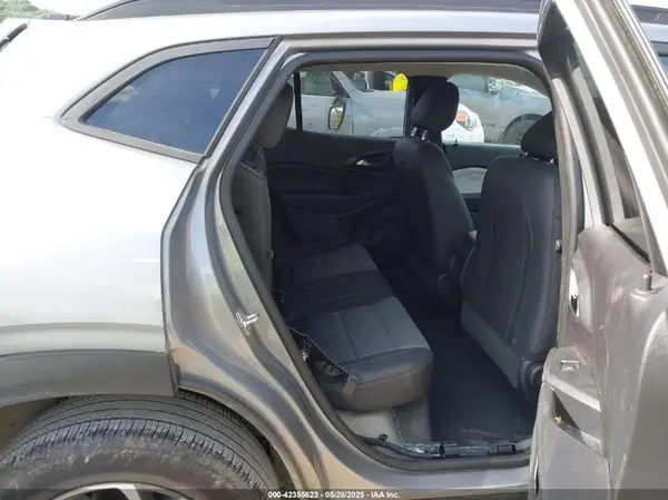 KL77LHEP8SC140192 2025 CHEVROLET TRAX - Image 8