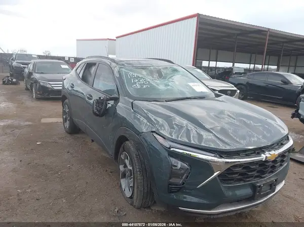 KL77LHEP8SC141584 2025 CHEVROLET TRAX - Image 1