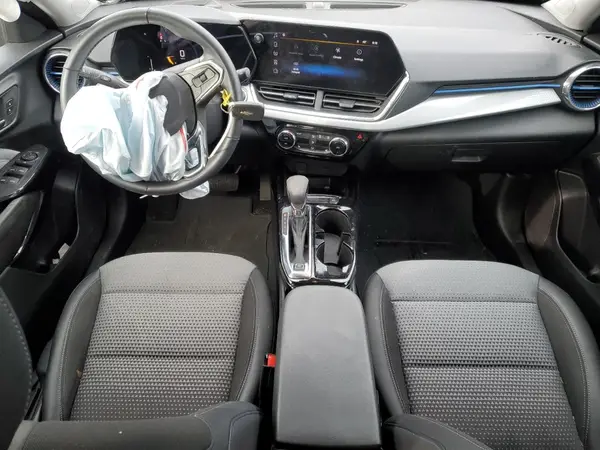 KL77LHEP8SC151435 2025 CHEVROLET TRAX - Image 8
