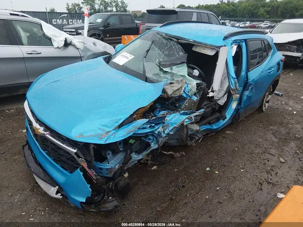 KL77LHEP8SC154223 2025 CHEVROLET TRAX - Image 2