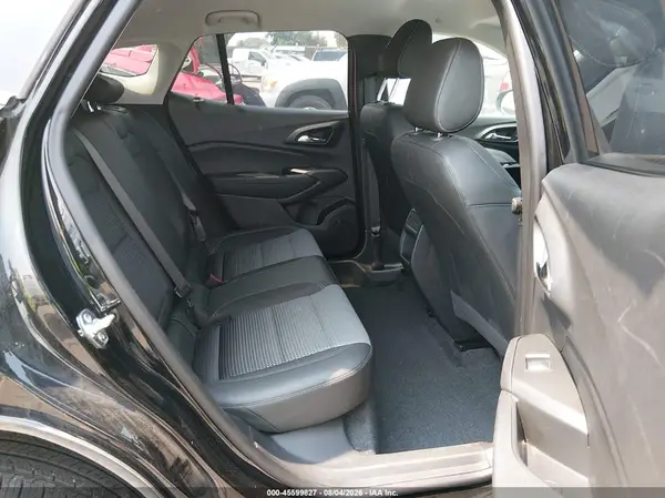 KL77LHEP8SC155582 2025 CHEVROLET TRAX - Image 8