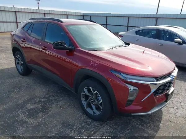 KL77LHEP8SC162533 2025 CHEVROLET TRAX - Image 1