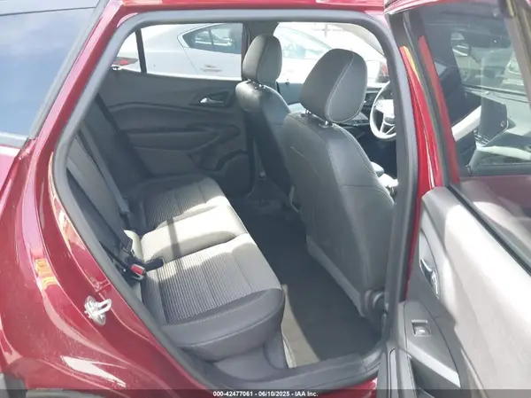 KL77LHEP8SC162533 2025 CHEVROLET TRAX - Image 8