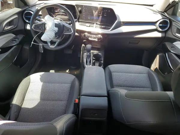 KL77LHEP8SC163861 2025 CHEVROLET TRAX - Image 8