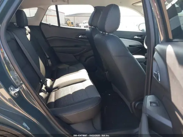 KL77LHEP8SC170647 2025 CHEVROLET TRAX - Image 8