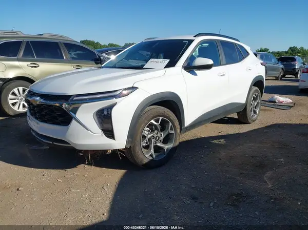 KL77LHEP8SC175671 2025 CHEVROLET TRAX - Image 2