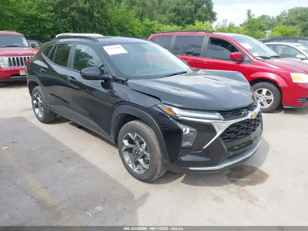 KL77LHEP8SC180546 2025 CHEVROLET TRAX - Image 1
