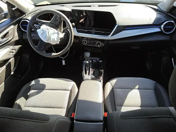 KL77LHEP8SC186072 2025 CHEVROLET TRAX - Image 8